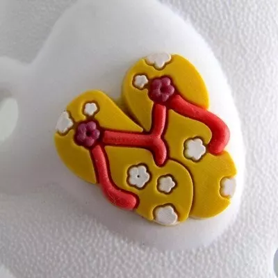 Ozdoba na obuv Pin'zz žlutý pár Tong