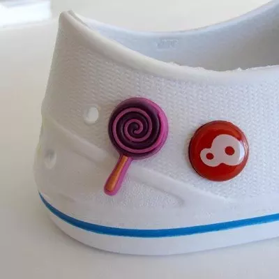 Ozdoba na obuv Pin'zz růžové lízátko
